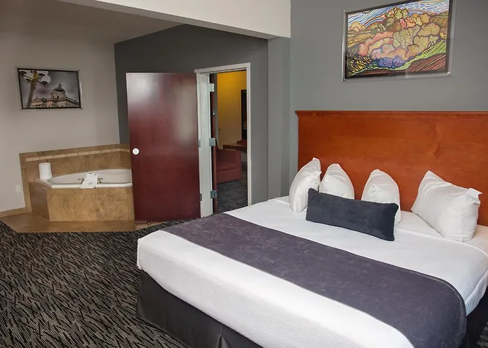 Parke Regency & Conference Center Hotel